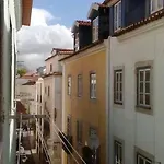 Апартаменты Arco Da Graca Downtown